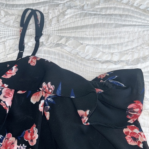 (Size 2) Floral off-shoulder long sleeve top - H&M (women’s) - Picture 11 of 13